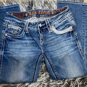 Rock revival “Alanis” Capri